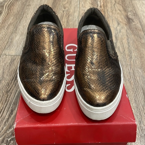 GUESS? Farilyn sneaker - Picture 2 of 5